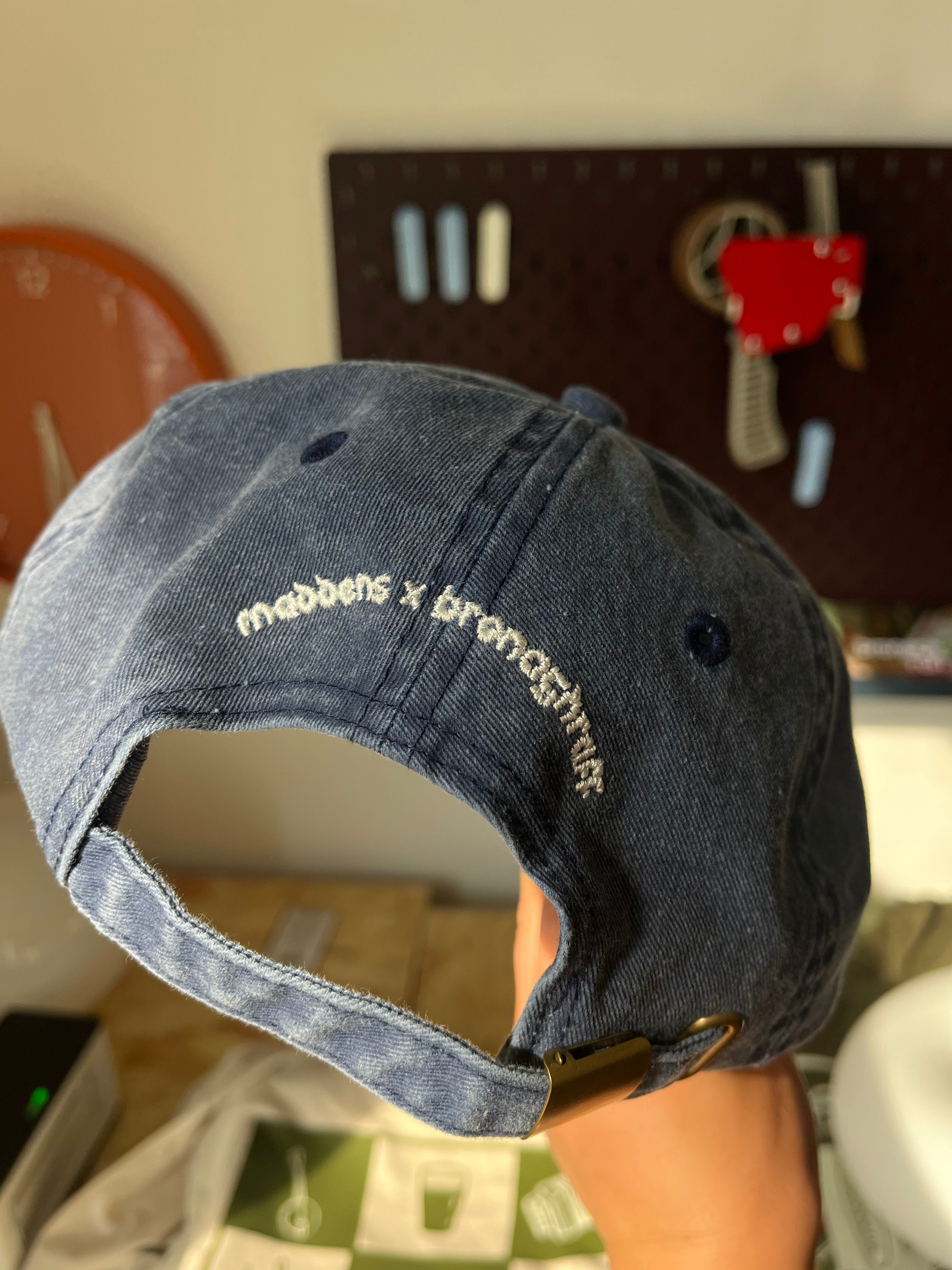 Maddens x Bronaghraff Claddagh Grá Cap