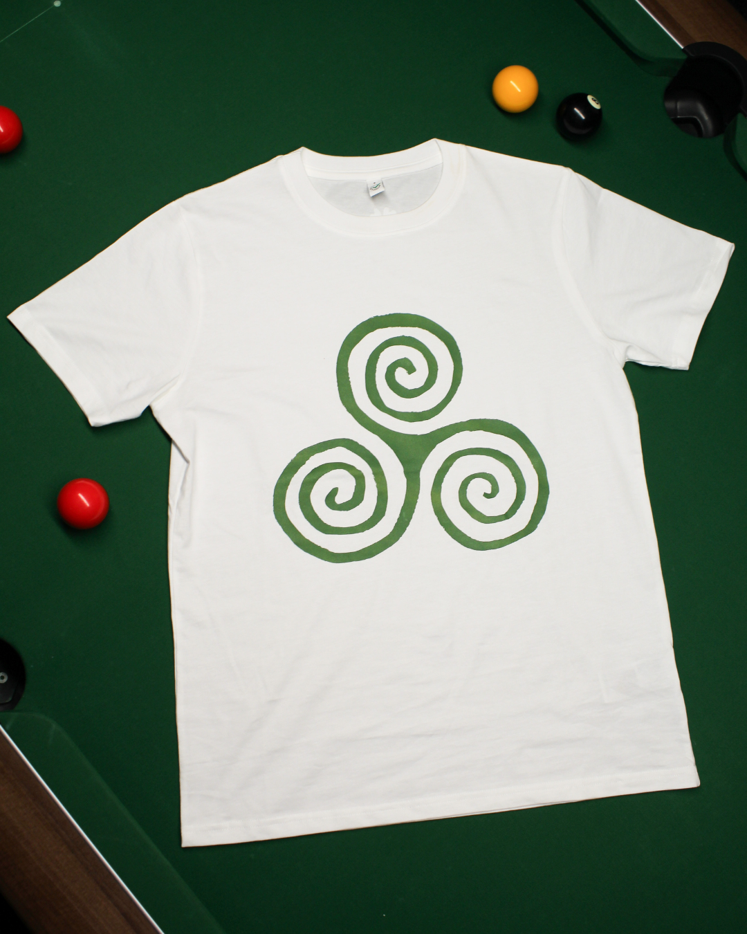 GREEN TRISKELE T SHIRT