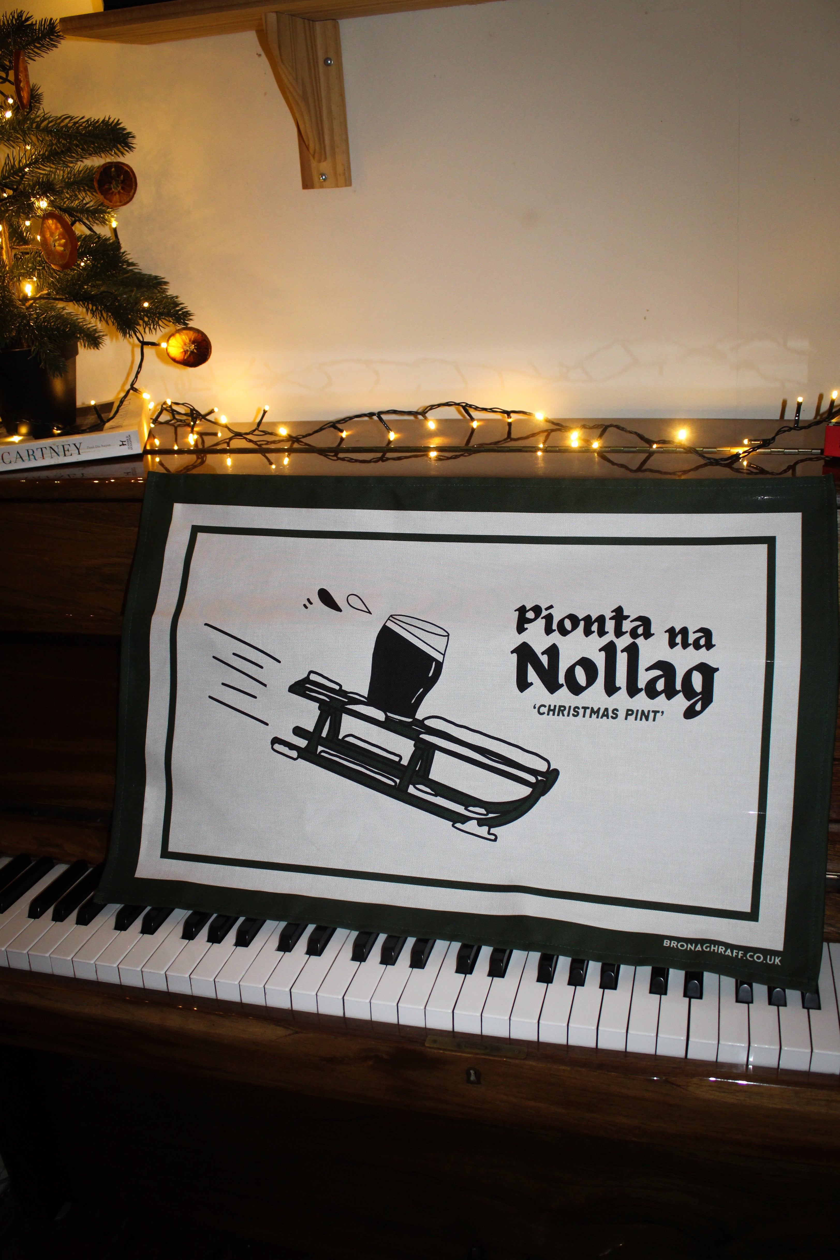 Pionta na Nollag – Christmas Pint Tea Towel