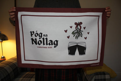 Póg na Nollag – Christmas Kiss Tea Towel